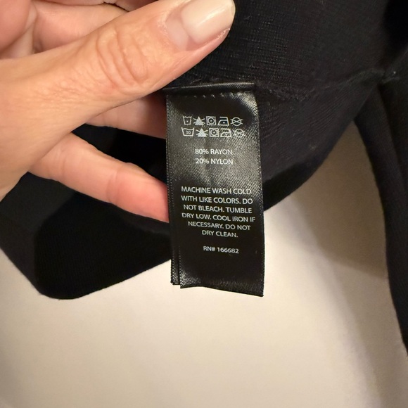 House of Harlow 1960 Black Cropped Sweater Top - Picture 5 of 6